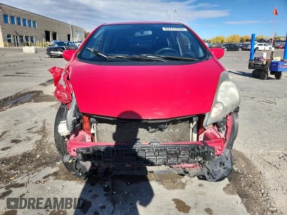 ✅ 2010 Honda Fit Sport • VIN: JHMGE8H4XAC040266 • Lot: 89741235. Wystawiony na Copart z przebiegiem 90 643 mil. Bezpłatny archiwum sprzedaży aukcyjnych z USA i szczegółowy raport historii pojazdu na DreamBid. Zdjęcie 5.