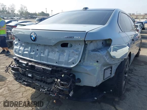 ✅ 2025 BMW i7 eDrive50 • VIN: WBY43EJ04SCT76687 • Lot: 42987154. Listed on IAAI with 6,358 mi. Free auction sales archive from the USA and detailed vehicle history report at DreamBid. Image 20.