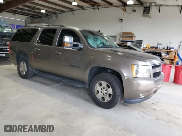 ✅ 2011 Chevrolet Suburban LS • VIN: 1GNSKHE30BR191509 • Lot: 62356864. Wystawiony na Copart z przebiegiem 149 600 mil. Bezpłatny archiwum sprzedaży aukcyjnych z USA i szczegółowy raport historii pojazdu na DreamBid. Zdjęcie 4.