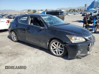 ✅ 2015 Lexus CT 200h • VIN: JTHKD5BH5F2237656 • Лот: 82642255. Опубликован ранее на Copart с пробегом 209 250 миль. Бесплатный доступ к архиву аукционных продаж из США и подробный отчёт об истории автомобиля на DreamBid. Изображение 4.