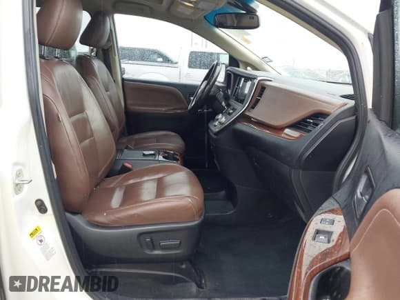 ✅ 2015 Toyota Sienna XLE • VIN: 5TDYK3DC3FS644116 • Лот: 43262257. Опубликован ранее на IAAI с пробегом 153 899 миль. Бесплатный доступ к архиву аукционных продаж из США и подробный отчёт об истории автомобиля на DreamBid. Изображение 5.