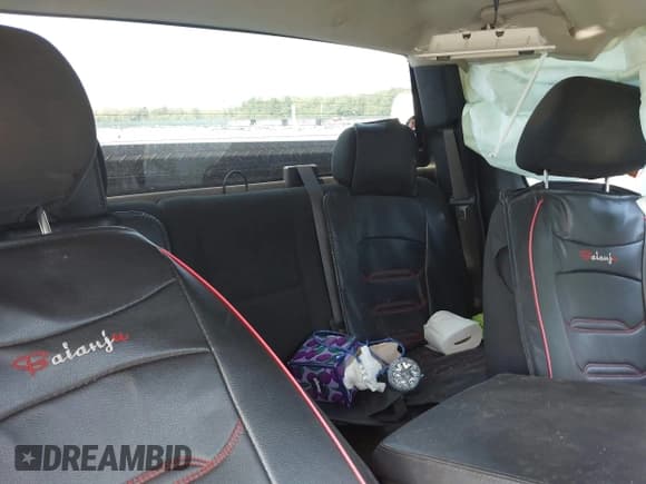 ✅ 2011 Chevrolet Silverado 1500 LT • VIN: 1GCRKSE33BZ463135 • Lot: 42979352. Wystawiony na IAAI z przebiegiem Nie podano. Bezpłatny archiwum sprzedaży aukcyjnych z USA i szczegółowy raport historii pojazdu na DreamBid. Zdjęcie 8.