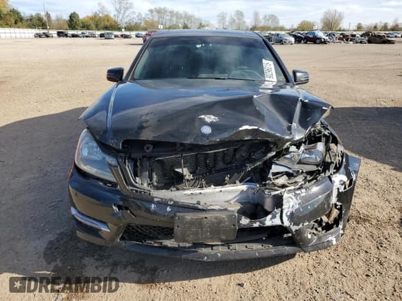 ✅ 2014 Mercedes-Benz C 300 Sport • VIN: WDDGF8AB8EA928027 • Lot: 90296015. Listed on Copart with 134,015 mi. Free auction sales archive from the USA and detailed vehicle history report at DreamBid. Image 5.