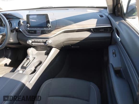 ✅ 2025 Nissan Altima SV • VIN: 1N4BL4DW2SN370996 • Лот: 43162535. Опубликован ранее на IAAI с пробегом 11 362 миль. Бесплатный доступ к архиву аукционных продаж из США и подробный отчёт об истории автомобиля на DreamBid. Изображение 5.