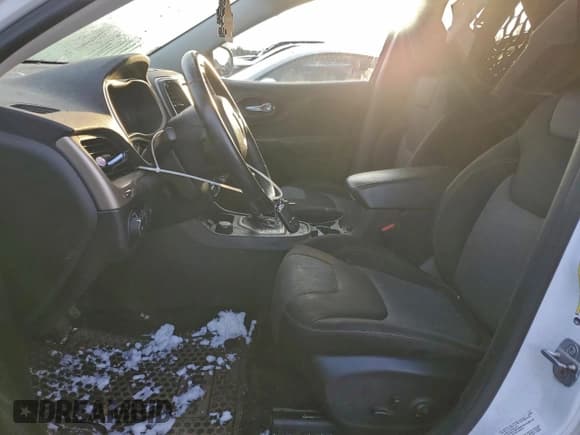 ✅ 2014 Jeep Cherokee Latitude • VIN: 1C4PJMCB1EW227590 • Lot: 94854455. Wystawiony na Copart z przebiegiem Nie podano. Bezpłatny archiwum sprzedaży aukcyjnych z USA i szczegółowy raport historii pojazdu na DreamBid. Zdjęcie 7.