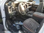 ✅ 2022 GMC Sierra 1500 Denali Ultimate • VIN: 1GTUUHET1NZ646318 • Lot: 87411804. Wystawiony na Copart z przebiegiem Nie podano. Bezpłatny archiwum sprzedaży aukcyjnych z USA i szczegółowy raport historii pojazdu na DreamBid. Zdjęcie 8.