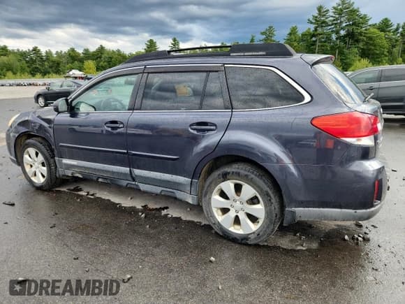 ✅ 2011 Subaru Outback Premium • VIN: 4S4BRBCCXB3352225 • Lot: 70365825. Wystawiony na Copart z przebiegiem 230 785 mil. Bezpłatny archiwum sprzedaży aukcyjnych z USA i szczegółowy raport historii pojazdu na DreamBid. Zdjęcie 2.