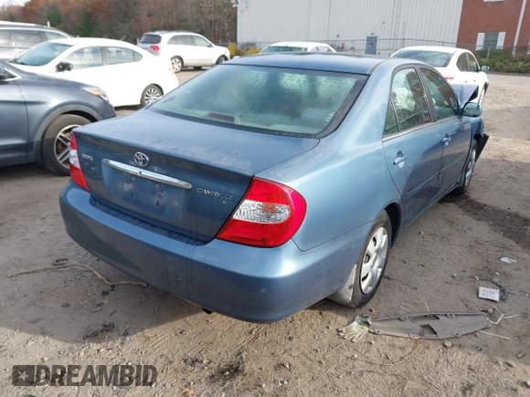 ✅ 2003 Toyota Camry LE • VIN: 4T1BE32K13U659174 • Lot: 43748325. Wystawiony na IAAI z przebiegiem 268 599 mil. Bezpłatny archiwum sprzedaży aukcyjnych z USA i szczegółowy raport historii pojazdu na DreamBid. Zdjęcie 4.
