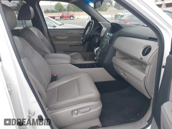 ✅ 2010 Honda Pilot Touring • VIN: 5FNYF3H85AB003993 • Лот: 43335406. Опубликован ранее на IAAI с пробегом 196 192 миль. Бесплатный доступ к архиву аукционных продаж из США и подробный отчёт об истории автомобиля на DreamBid. Изображение 5.