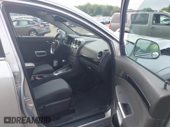 ✅ 2014 Chevrolet Captiva Sport LS • VIN: 3GNAL2EK2ES640526 • Lot: 42471809. Wystawiony na IAAI z przebiegiem 89 547 mil. Bezpłatny archiwum sprzedaży aukcyjnych z USA i szczegółowy raport historii pojazdu na DreamBid. Zdjęcie 5.