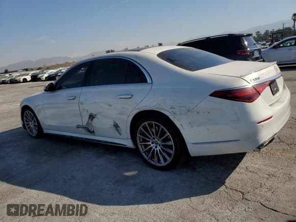 ✅ 2022 Mercedes-Benz S 580 • VIN: W1K6G7GB4NA139349 • Lot: 68180975. Listed on Copart with 28,086 mi. Free auction sales archive from the USA and detailed vehicle history report at DreamBid. Image 2.
