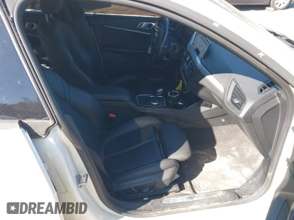 ✅ 2021 BMW 2 Series 228i • VIN: WBA53AK02M7H40744 • Lot: 41767916. Wystawiony na IAAI z przebiegiem 49 193 mil. Bezpłatny archiwum sprzedaży aukcyjnych z USA i szczegółowy raport historii pojazdu na DreamBid. Zdjęcie 5.