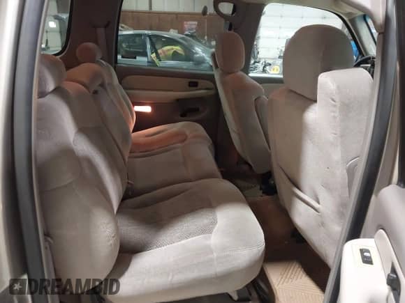 2000 Chevrolet Suburban LT с VIN 3GNFK16T1YG165422, выставлен на аукционе IAAI как лот 42301848 с пробегом 104 570 миль миль и . История ставок и продаж доступна на DreamBid. Изображение 8.