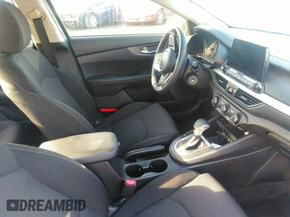 ✅ 2020 Kia Forte LXS • VIN: 3KPF24AD2LE253541 • Лот: 39309935. Опубликован ранее на IAAI с пробегом 79 745 миль. Бесплатный доступ к архиву аукционных продаж из США и подробный отчёт об истории автомобиля на DreamBid. Изображение 5.