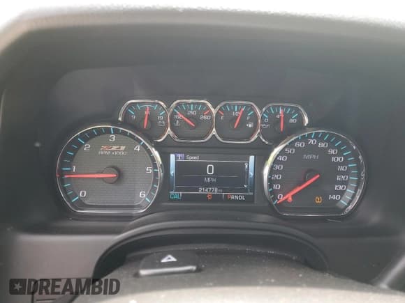 ✅ 2018 Chevrolet Suburban LT • VIN: 1GNSKHKC7JR266175 • Lot: 56294245. Wystawiony na Copart z przebiegiem 214 778 mil. Bezpłatny archiwum sprzedaży aukcyjnych z USA i szczegółowy raport historii pojazdu na DreamBid. Zdjęcie 9.