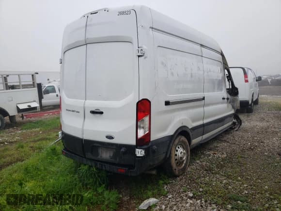 ✅ 2023 Ford Transit Cargo • VIN: 1FTBR2X85PKA25531 • Лот: 61693595. Опубликован ранее на Copart с пробегом Не указан. Бесплатный доступ к архиву аукционных продаж из США и подробный отчёт об истории автомобиля на DreamBid. Изображение 3.