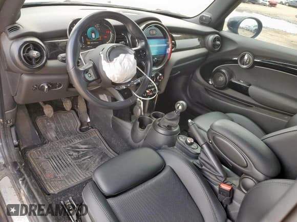 ✅ 2022 MINI Hardtop Cooper S • VIN: WMW53DH05N2P63360 • Lot: 61987265. Listed on Copart with 38,903 mi. Free auction sales archive from the USA and detailed vehicle history report at DreamBid. Image 8.