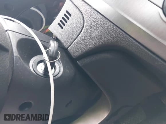 ✅ 2010 Ford Fusion SE • VIN: 3FAHP0HA5AR304105 • Lot: 43665391. Listed on IAAI with 194,811 mi. Free auction sales archive from the USA and detailed vehicle history report at DreamBid. Image 11.