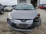 ✅ 2017 Hyundai Veloster • VIN: KMHTC6AD1HU316323 • Lot: 87031324. Wystawiony na Copart z przebiegiem 62 330 mil. Bezpłatny archiwum sprzedaży aukcyjnych z USA i szczegółowy raport historii pojazdu na DreamBid. Zdjęcie 5.