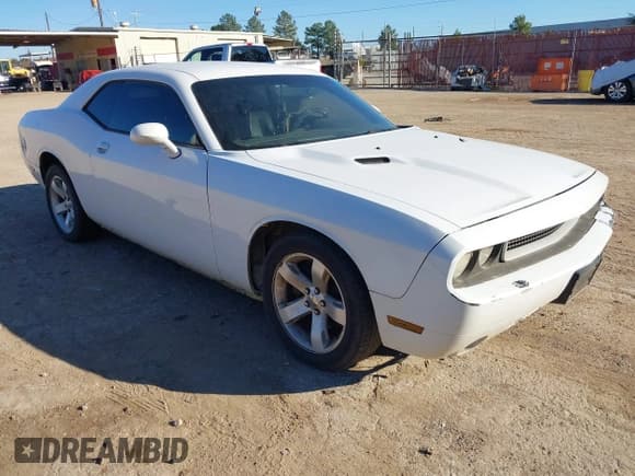 ✅ 2011 Dodge Challenger • VIN: 2B3CJ4DG6BH581755 • Lot: 43572705. Wystawiony na IAAI z przebiegiem Nie podano. Bezpłatny archiwum sprzedaży aukcyjnych z USA i szczegółowy raport historii pojazdu na DreamBid. Zdjęcie 1.