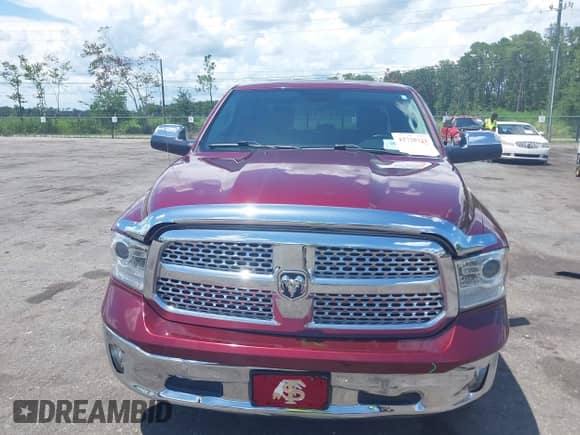 2017 Ram 1500 Laramie z VIN 1C6RR6NT2HS818002, wystawiony jako IAAI lot #42720321 z przebiegiem 89 641 mil mil oraz . Historia ofert i sprzedaży dostępna na DreamBid. Obrazek 12.