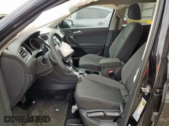 ✅ 2021 Volkswagen Tiguan S • VIN: 3VV0B7AX0MM141413 • Лот: 80727195. Опубликован ранее на Copart с пробегом 43 042 миль. Бесплатный доступ к архиву аукционных продаж из США и подробный отчёт об истории автомобиля на DreamBid. Изображение 7.