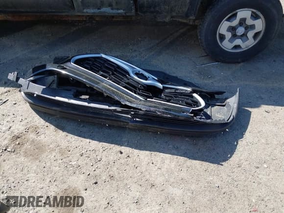 ✅ 2024 Toyota Highlander LE • VIN: 5TDKDRBHXRS536548 • Lot: 42390188. Wystawiony na IAAI z przebiegiem 27 406 mil. Bezpłatny archiwum sprzedaży aukcyjnych z USA i szczegółowy raport historii pojazdu na DreamBid. Zdjęcie 12.