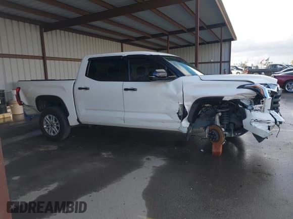 ✅ 2022 Toyota Tundra SR5 • VIN: 5TFLA5AB8NX018073 • Lot: 41782146. Listed on IAAI with 57,053 mi. Free auction sales archive from the USA and detailed vehicle history report at DreamBid. Image 14.