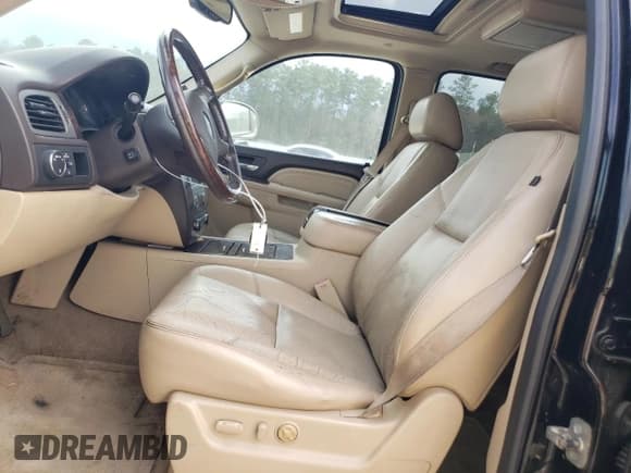✅ 2010 GMC Yukon Denali • VIN: 1GKUKEEF3AR289995 • Lot: 47479775. Listed on Copart with 233,367 mi. Free auction sales archive from the USA and detailed vehicle history report at DreamBid. Image 7.