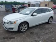 ✅ 2015 Volvo V60 T5 Drive-E Premier • VIN: YV140MEB8F1188282 • Lot: 42507317. Wystawiony na IAAI z przebiegiem 130 000 mil. Bezpłatny archiwum sprzedaży aukcyjnych z USA i szczegółowy raport historii pojazdu na DreamBid. Zdjęcie 18.