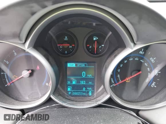 2013 Chevrolet Cruze LS z VIN 1G1PA5SH5D7194283, wystawiony jako IAAI lot #43503568 z przebiegiem 88 253 mil mil oraz . Historia ofert i sprzedaży dostępna na DreamBid. Obrazek 7.