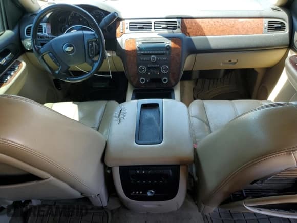 ✅ 2007 Chevrolet Suburban LTZ • VIN: 3GNFC16J27G211284 • Lot: 56581835. Listed on Copart with 186,515 mi. Free auction sales archive from the USA and detailed vehicle history report at DreamBid. Image 8.