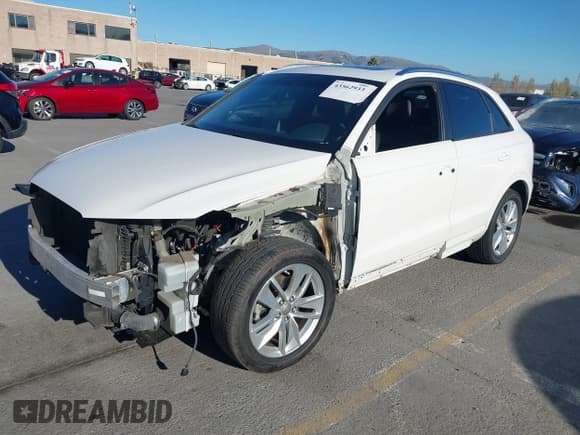 ✅ 2018 Audi Q3 Premium • VIN: WA1BCCFS1JR025281 • Лот: 43562933. Опубликован ранее на IAAI с пробегом 106 138 миль. Бесплатный доступ к архиву аукционных продаж из США и подробный отчёт об истории автомобиля на DreamBid. Изображение 18.