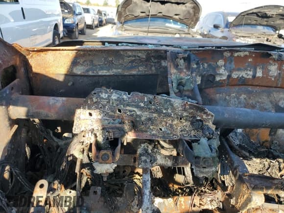 ✅ 2002 Ford F-350 XL • VIN: 1FTWW33F42EC48350 • Lot: 83986165. Wystawiony na Copart z przebiegiem Nie podano. Bezpłatny archiwum sprzedaży aukcyjnych z USA i szczegółowy raport historii pojazdu na DreamBid. Zdjęcie 9.