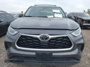 ✅ 2022 Toyota Highlander L • VIN: 5TDCZRAH5NS117041 • Lot: 42829998. Wystawiony na IAAI z przebiegiem 53 347 mil. Bezpłatny archiwum sprzedaży aukcyjnych z USA i szczegółowy raport historii pojazdu na DreamBid. Zdjęcie 11.