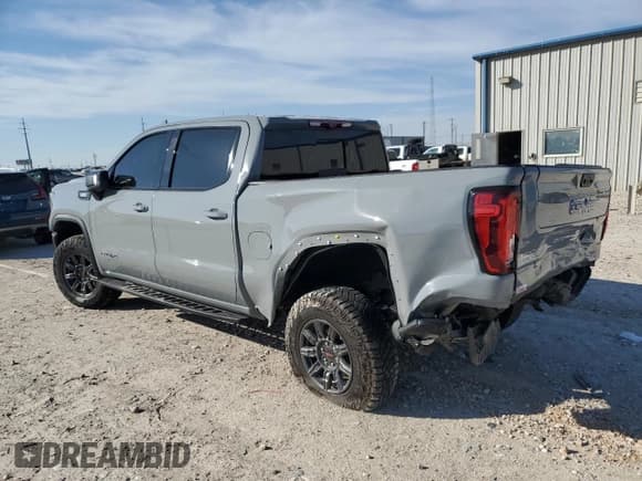 ✅ 2024 GMC Sierra 1500 AT4X • VIN: 3GTUUFE89RG304606 • Лот: 45781095. Опубликован ранее на Copart с пробегом 27 140 миль. Бесплатный доступ к архиву аукционных продаж из США и подробный отчёт об истории автомобиля на DreamBid. Изображение 2.