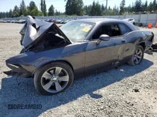 2016 Dodge Challenger SXT Plus z VIN 2C3CDZAGXGH131724, wystawiony jako Copart lot #64229625 z przebiegiem Nie podano mil oraz Szkoda całkowita • Salvage title. Historia ofert i sprzedaży dostępna na DreamBid. Obrazek 1.