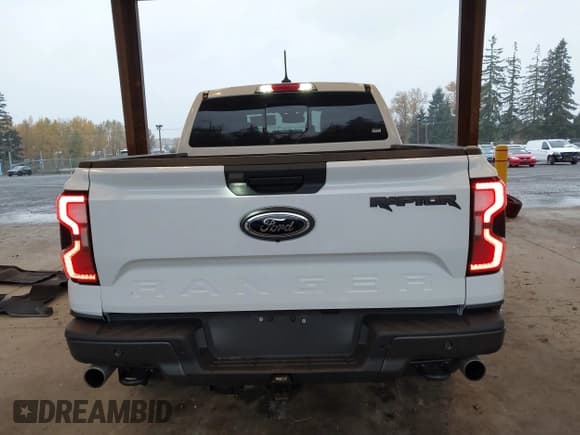 ✅ 2024 Ford Ranger Raptor • VIN: 1FTER4LR3RLE23552 • Lot: 43631268. Wystawiony na IAAI z przebiegiem 5 341 mil. Bezpłatny archiwum sprzedaży aukcyjnych z USA i szczegółowy raport historii pojazdu na DreamBid. Zdjęcie 16.