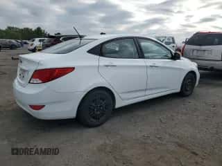2017 Hyundai Accent SE z VIN KMHCT4AE5HU317472, wystawiony jako Copart lot #83751465 z przebiegiem 78 695 mil mil oraz Szkoda całkowita • Salvage title. Historia ofert i sprzedaży dostępna na DreamBid. Obrazek 3.