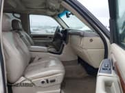 ✅ 2004 Cadillac Escalade ESV • VIN: 3GYFK66N14G313225 • Лот: 41433052. Опубликован ранее на IAAI с пробегом 239 233 миль. Бесплатный доступ к архиву аукционных продаж из США и подробный отчёт об истории автомобиля на DreamBid. Изображение 5.