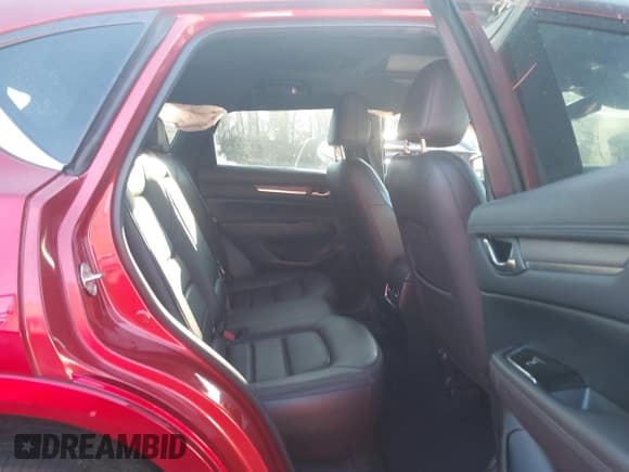 ✅ 2022 Mazda CX-5 Signature • VIN: JM3KFBXY2N0632267 • Lot: 41355678. Wystawiony na IAAI z przebiegiem 40 624 mil. Bezpłatny archiwum sprzedaży aukcyjnych z USA i szczegółowy raport historii pojazdu na DreamBid. Zdjęcie 8.