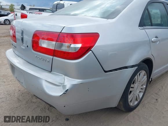 ✅ 2006 Lincoln Zephyr • VIN: 3LNHM26116R625305 • Lot: 43391408. Listed on IAAI with 157,410 mi. Free auction sales archive from the USA and detailed vehicle history report at DreamBid. Image 6.