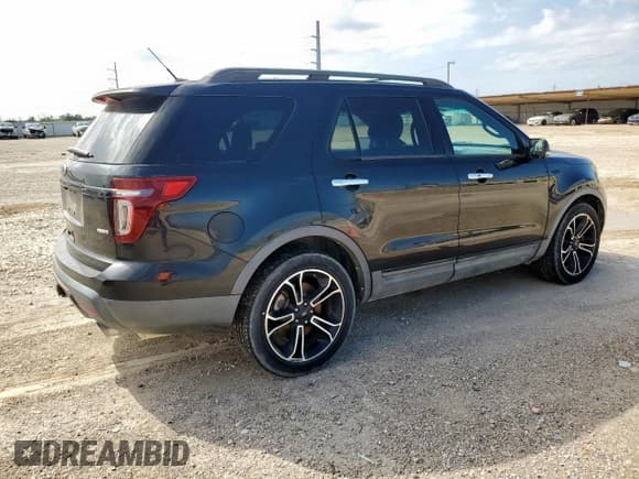 ✅ 2013 Ford Explorer Sport • VIN: 1FM5K8GT3DGC85283 • Lot: 89496165. Wystawiony na Copart z przebiegiem 203 877 mil. Bezpłatny archiwum sprzedaży aukcyjnych z USA i szczegółowy raport historii pojazdu na DreamBid. Zdjęcie 3.
