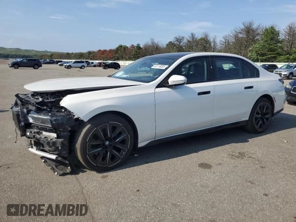 ✅ 2024 BMW 7 Series 760i xDrive • VIN: WBA33EJ05RCR10400 • Lot: 65119055. Wystawiony na Copart z przebiegiem 25 437 mil. Bezpłatny archiwum sprzedaży aukcyjnych z USA i szczegółowy raport historii pojazdu na DreamBid. Zdjęcie 1.
