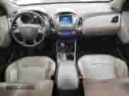 2015 Hyundai Tucson SE z VIN KM8JU3AG0FU025970, wystawiony jako Copart lot #50872954 z przebiegiem 194 132 mil mil oraz . Historia ofert i sprzedaży dostępna na DreamBid. Obrazek 8.