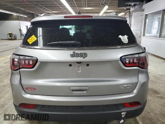 ✅ 2018 Jeep Compass Latitude • VIN: 3C4NJCBB7JT186661 • Lot: 66475905. Listed on Copart with 102,810 mi. Free auction sales archive from the USA and detailed vehicle history report at DreamBid. Image 6.