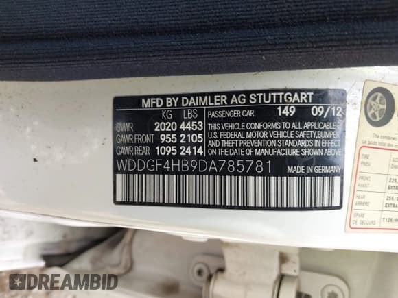 ✅ 2013 Mercedes-Benz C 250 Sport • VIN: WDDGF4HB9DA785781 • Lot: 42720415. Wystawiony na IAAI z przebiegiem 141 724 mil. Bezpłatny archiwum sprzedaży aukcyjnych z USA i szczegółowy raport historii pojazdu na DreamBid. Zdjęcie 9.