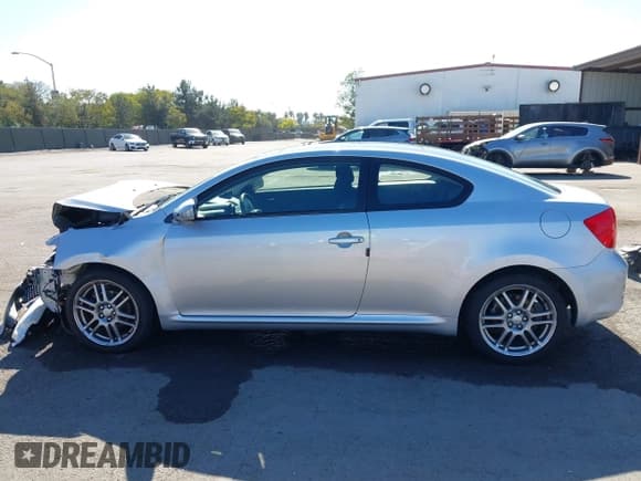 ✅ 2006 Scion tC • VIN: JTKDE167760103687 • Лот: 43646354. Опубликован ранее на IAAI с пробегом 83 016 миль. Бесплатный доступ к архиву аукционных продаж из США и подробный отчёт об истории автомобиля на DreamBid. Изображение 15.
