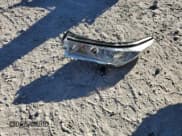 ✅ 2019 Toyota Highlander Hybrid XLE • VIN: 5TDJGRFH5KS079053 • Лот: 86642255. Опубликован ранее на Copart с пробегом 123 191 миль. Бесплатный доступ к архиву аукционных продаж из США и подробный отчёт об истории автомобиля на DreamBid. Изображение 13.