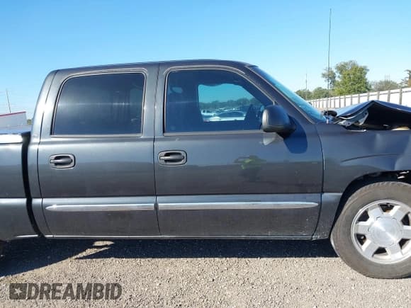 ✅ 2005 GMC Sierra 1500 SLE • VIN: 2GTEC13T651266384 • Лот: 43579635. Опубликован ранее на IAAI с пробегом 193 604 миль. Бесплатный доступ к архиву аукционных продаж из США и подробный отчёт об истории автомобиля на DreamBid. Изображение 13.